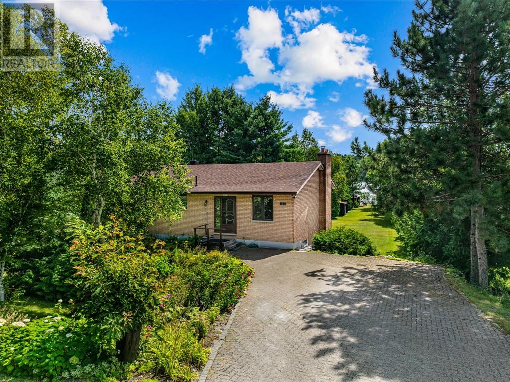 1763 Sunnyside Rd, Sudbury, ON P3G 1H7
