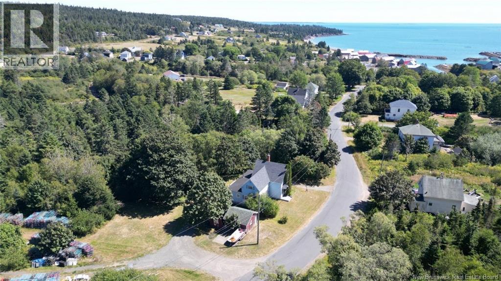 28 King St, Grand Manan, NB E5G 3J1