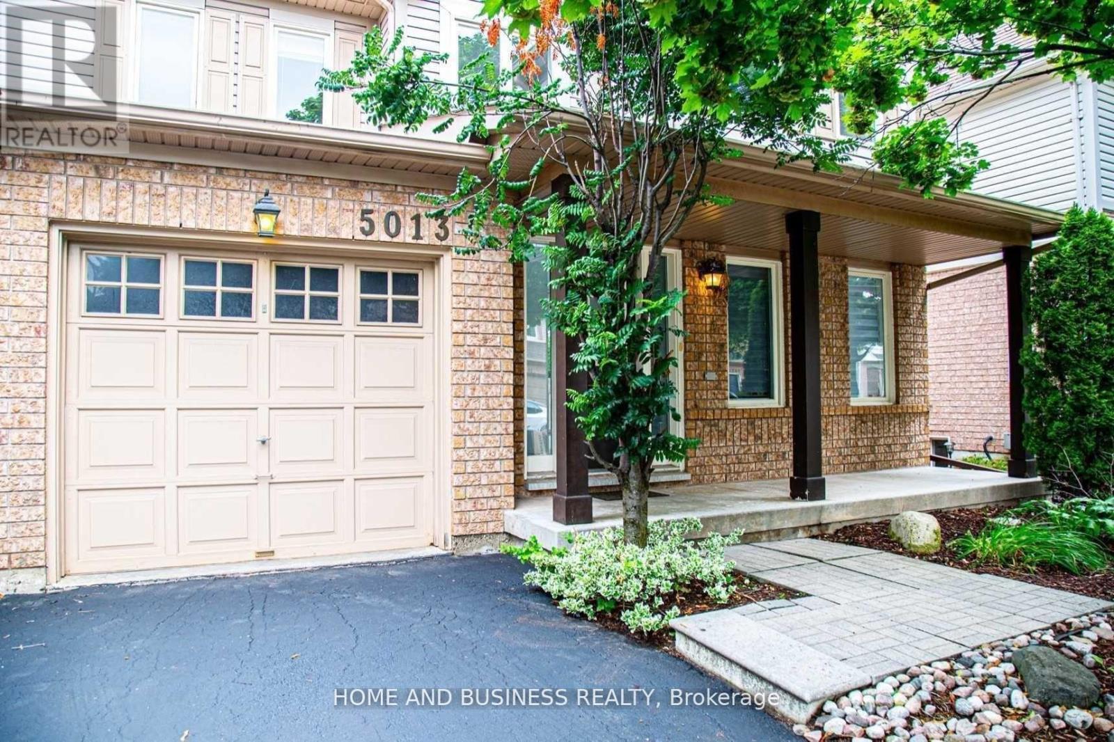 5013 Kempling Ln, Burlington, ON L7L 6J4
