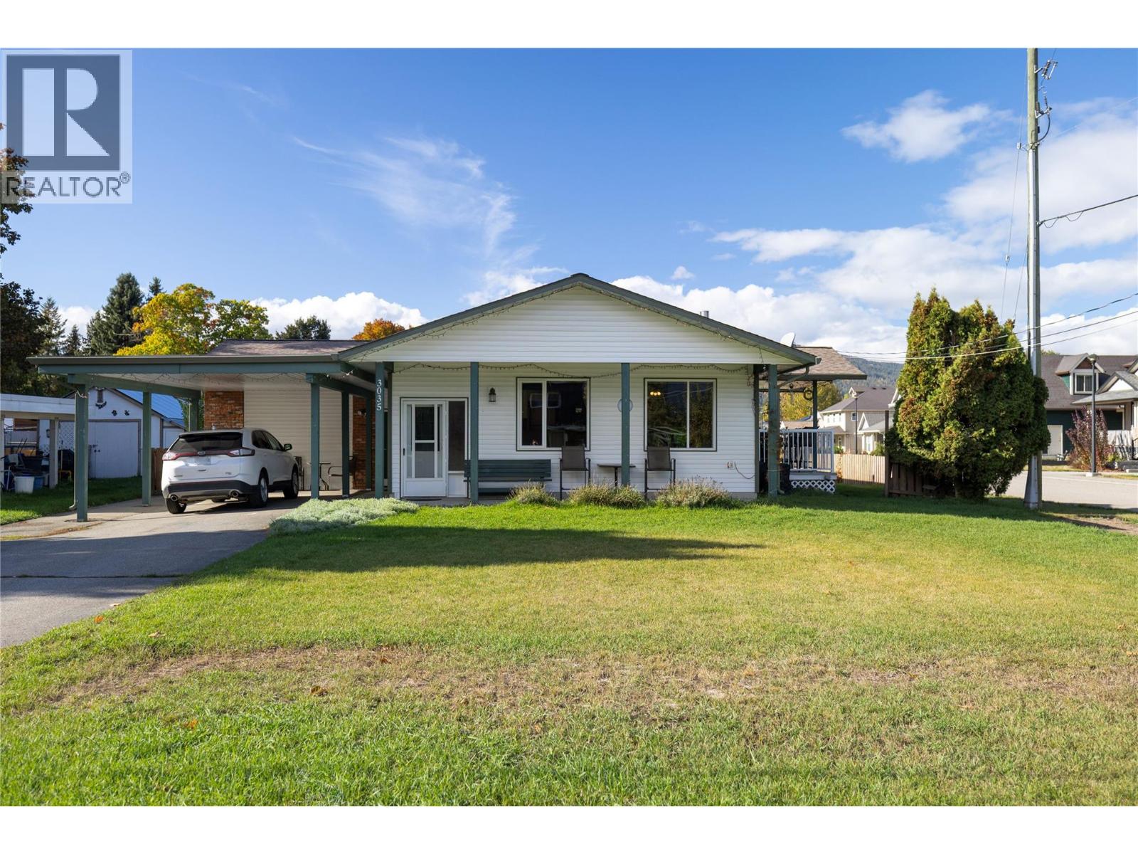 3035 Hayden Dr, Armstrong, BC V0E 1B1