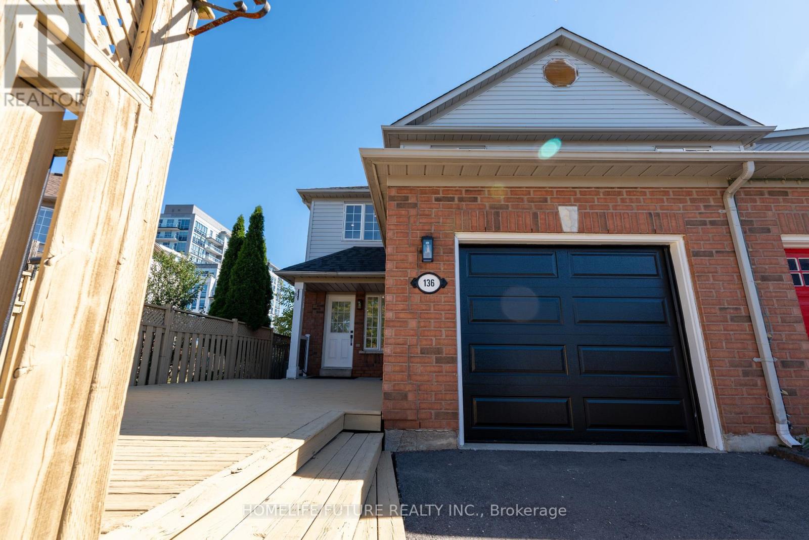 136 Manley Ln, Milton, ON L9T 5N9