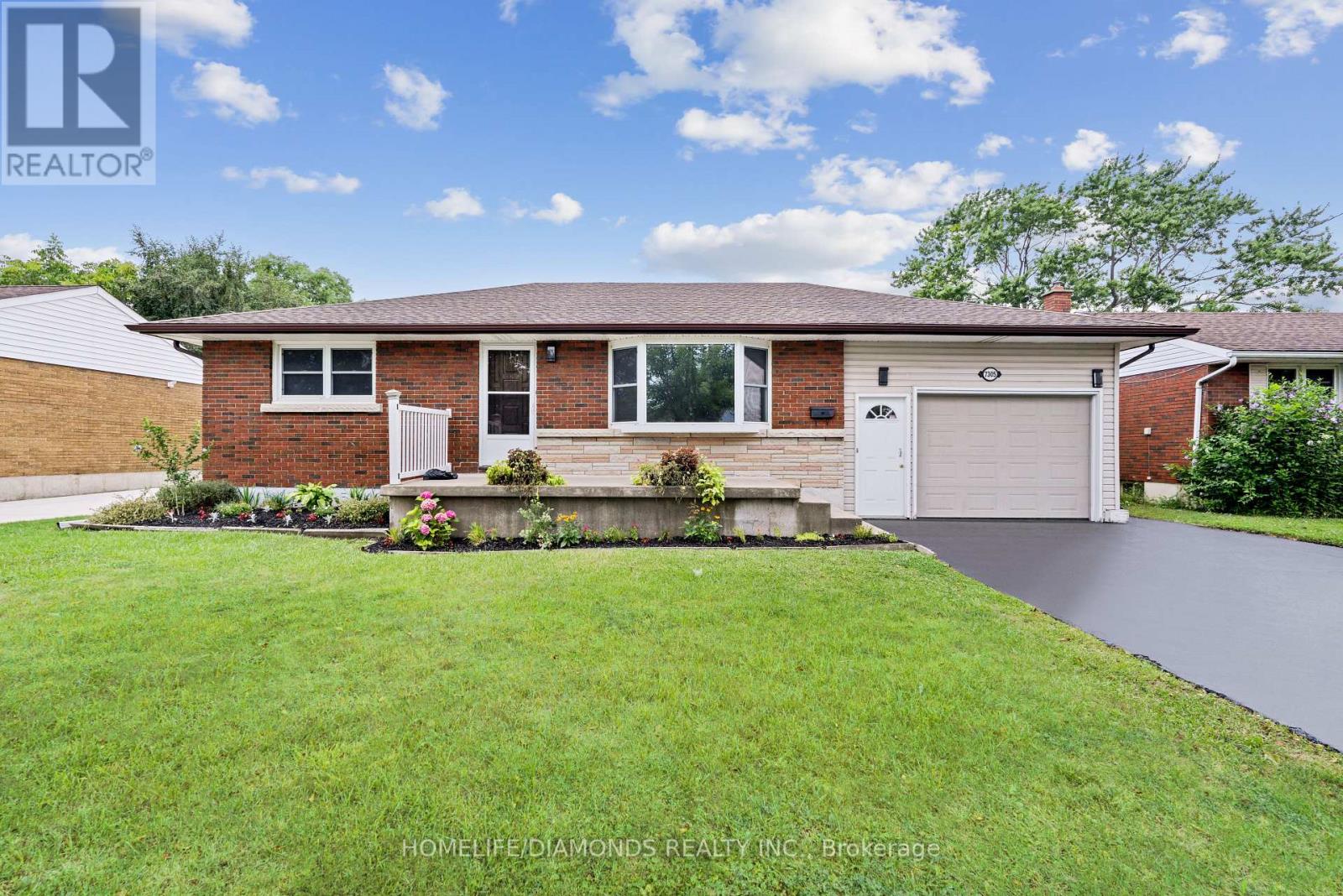 7305 Merritt Ave, Niagara Falls, ON L2G 5C3