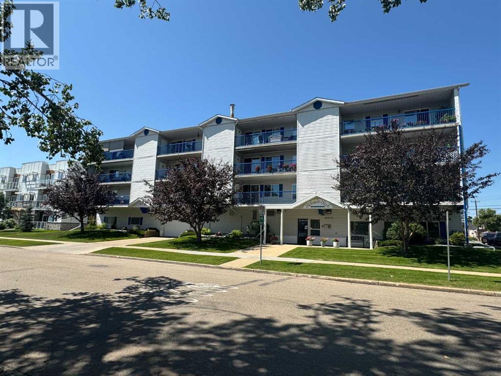 4522 47a Avenue Unit 202, Red Deer, AB T4N 3R3