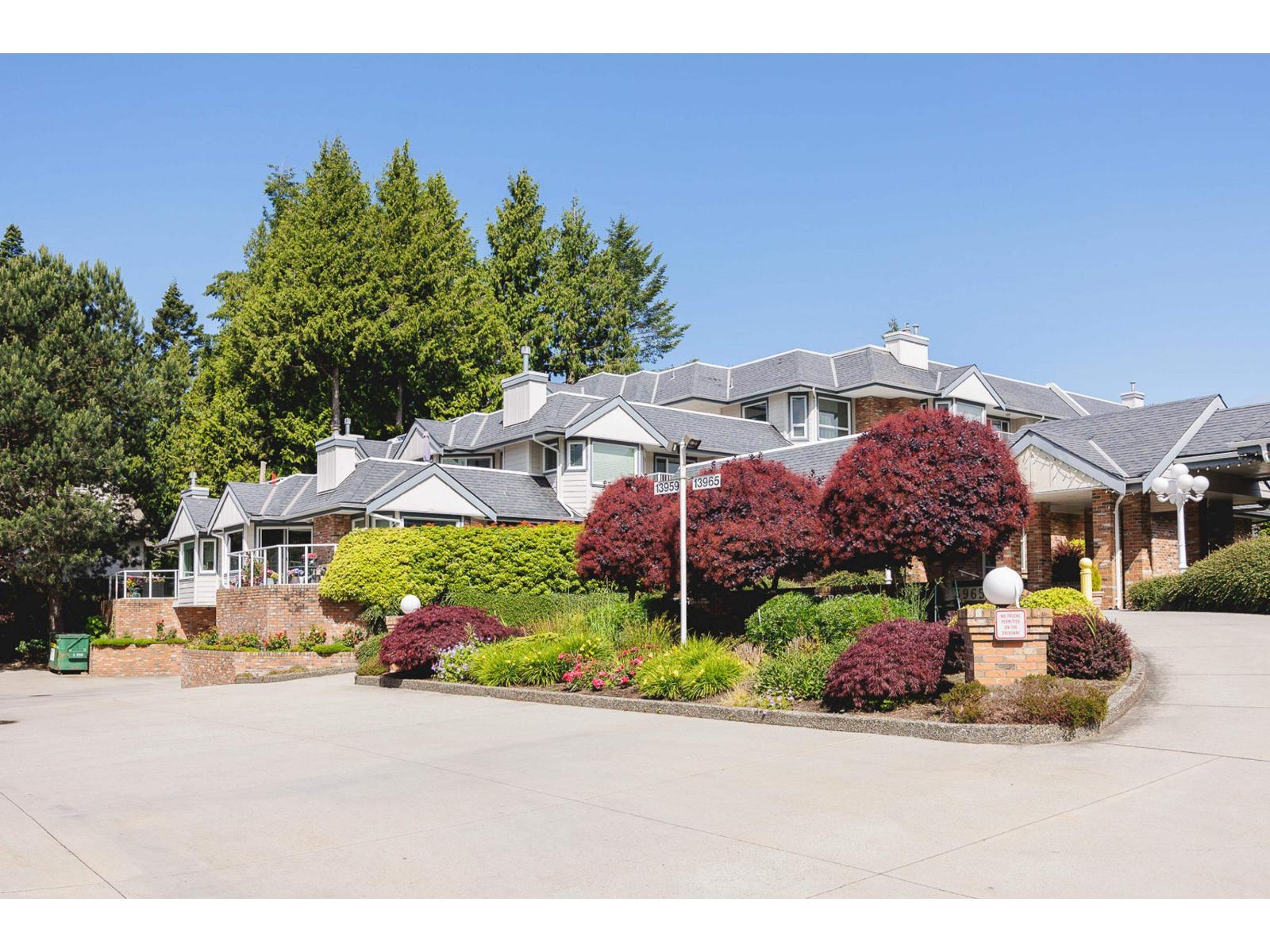 13959 16 Avenue Unit 210, Surrey, BC V4A 1P8