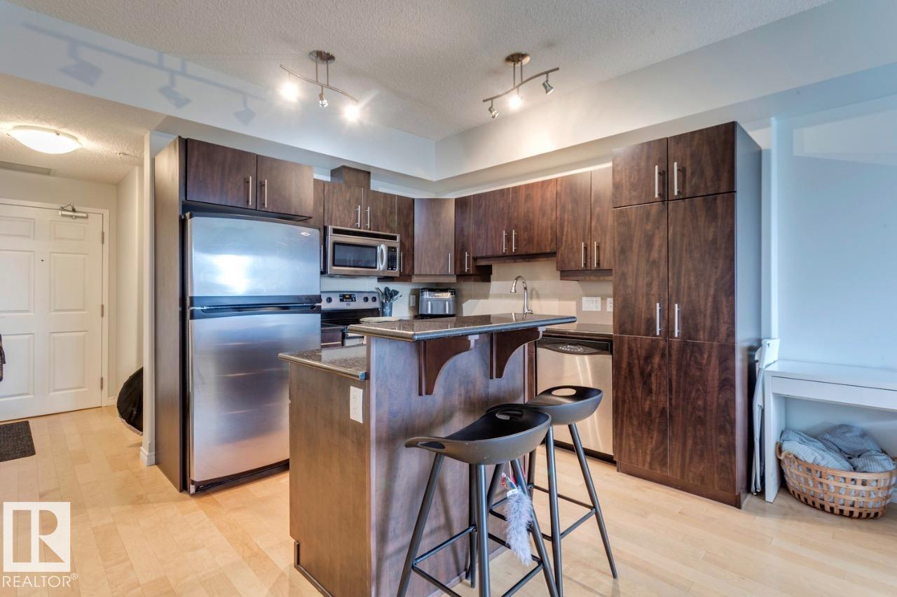 10303 111 Street Northwest #904, Edmonton, AB T5K 0C6