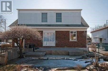 130 Yardley Ave, Toronto, ON M4B 2B2