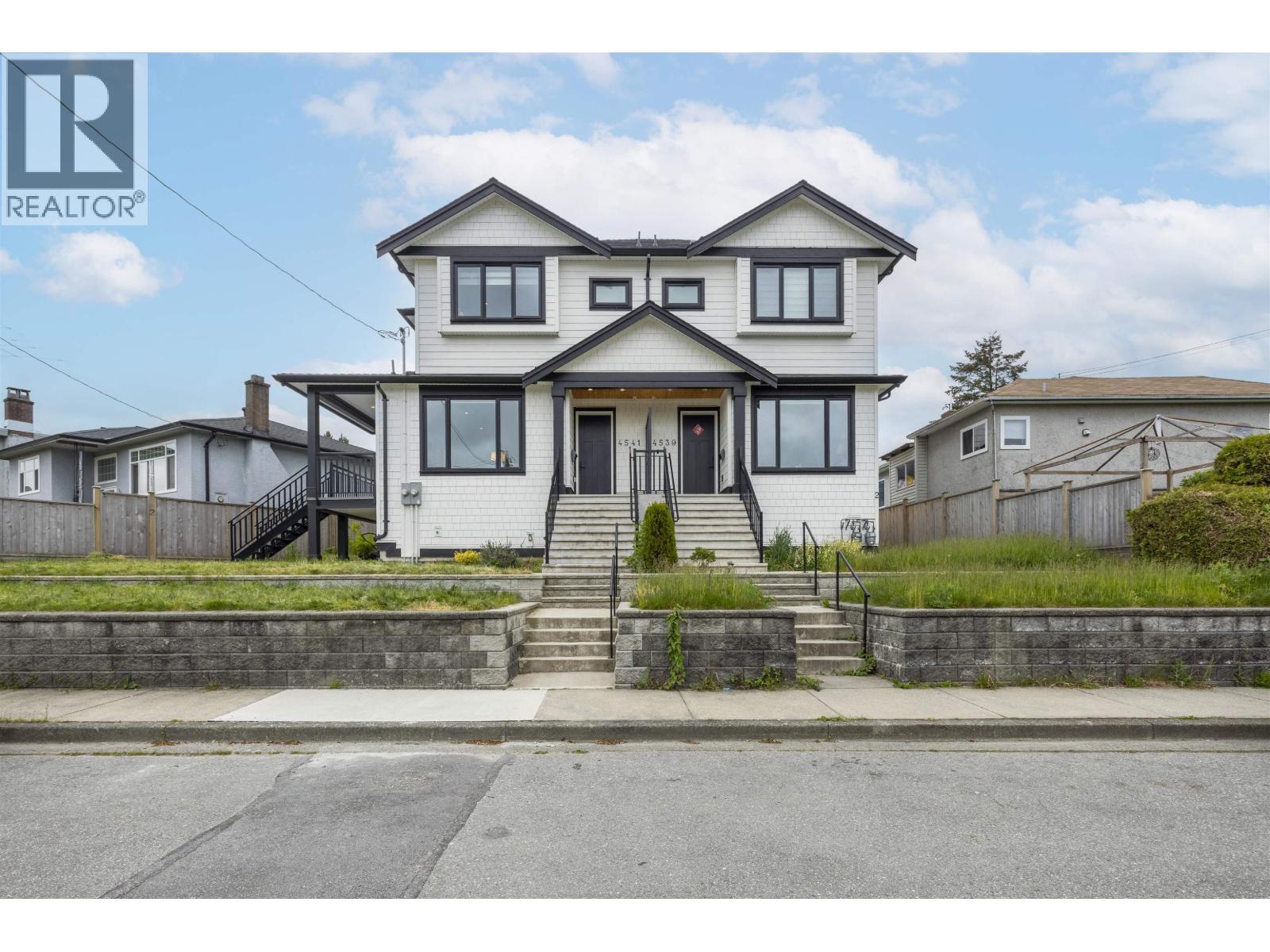 4541 Hoy St, Vancouver, BC V5R 4N5