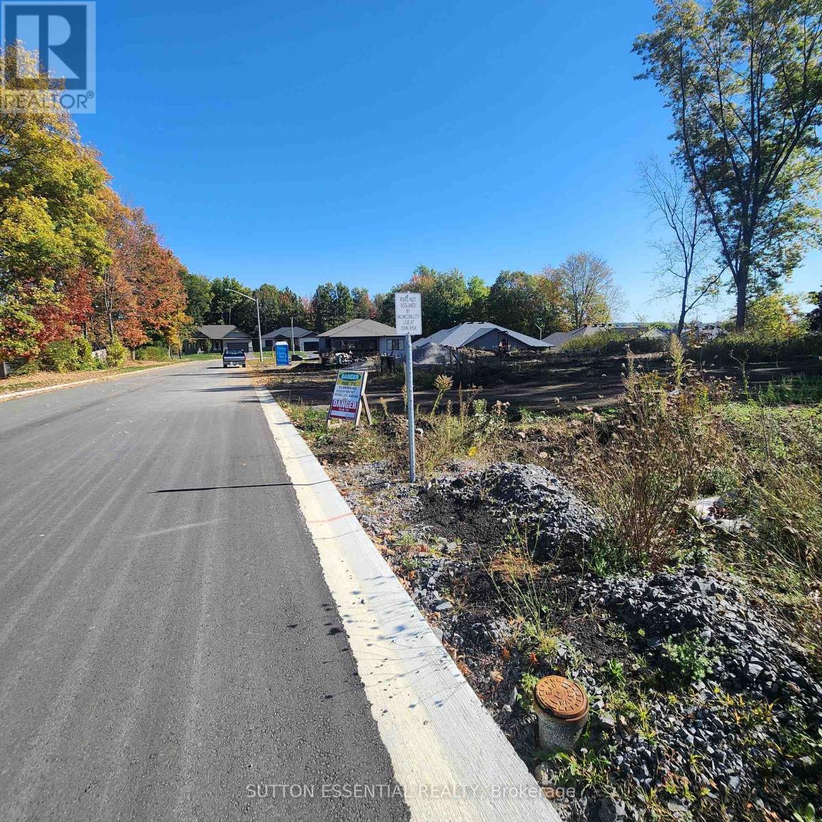 1469 Flanders Rd, Brockville, ON K6V 0A3