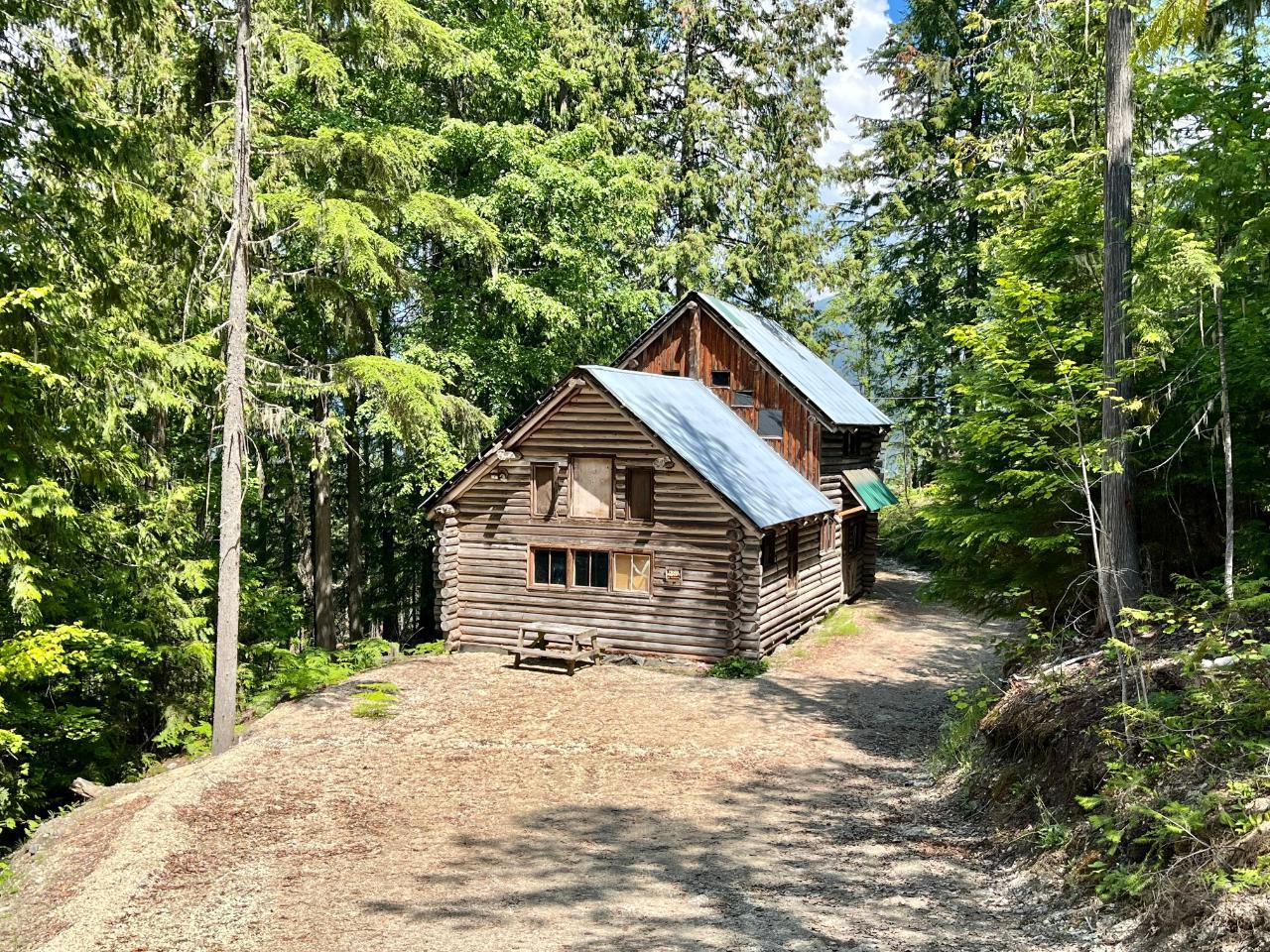 760 Kangaroo Trl, Nakusp, BC V0G 1R1 MLS 2475778 Houseful