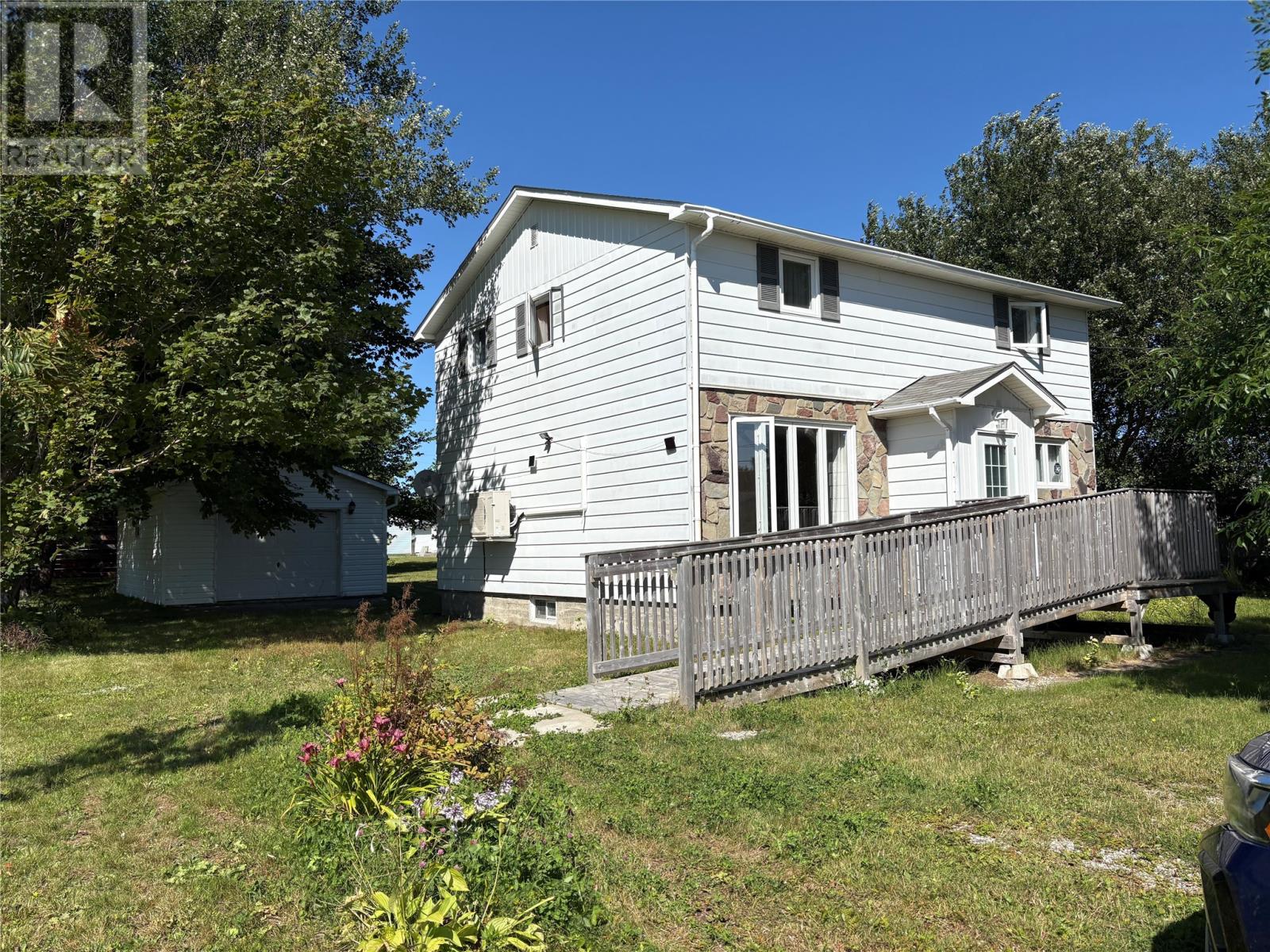55 West St, Stephenville, NL A2N 1E1