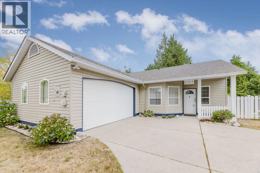 6307 Homestead Ave, Sechelt, BC V7Z 0M6