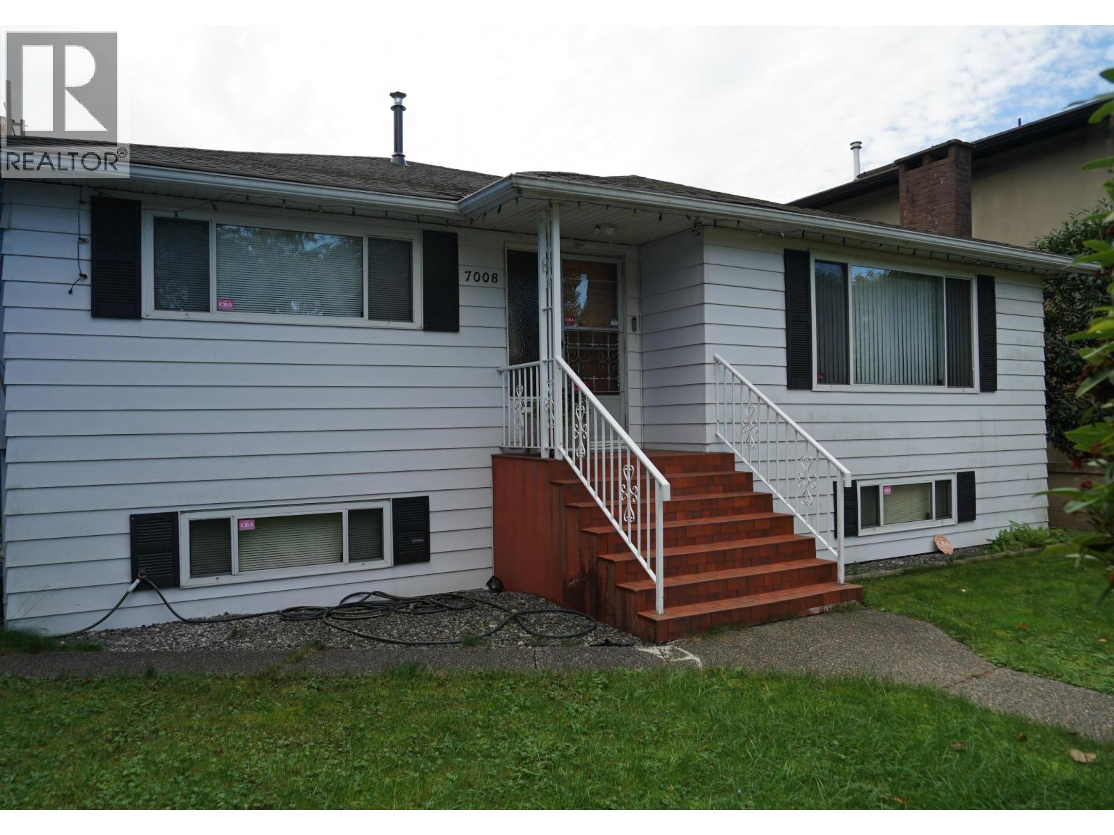 7008 Curtis St, Burnaby, BC V5A 1J6