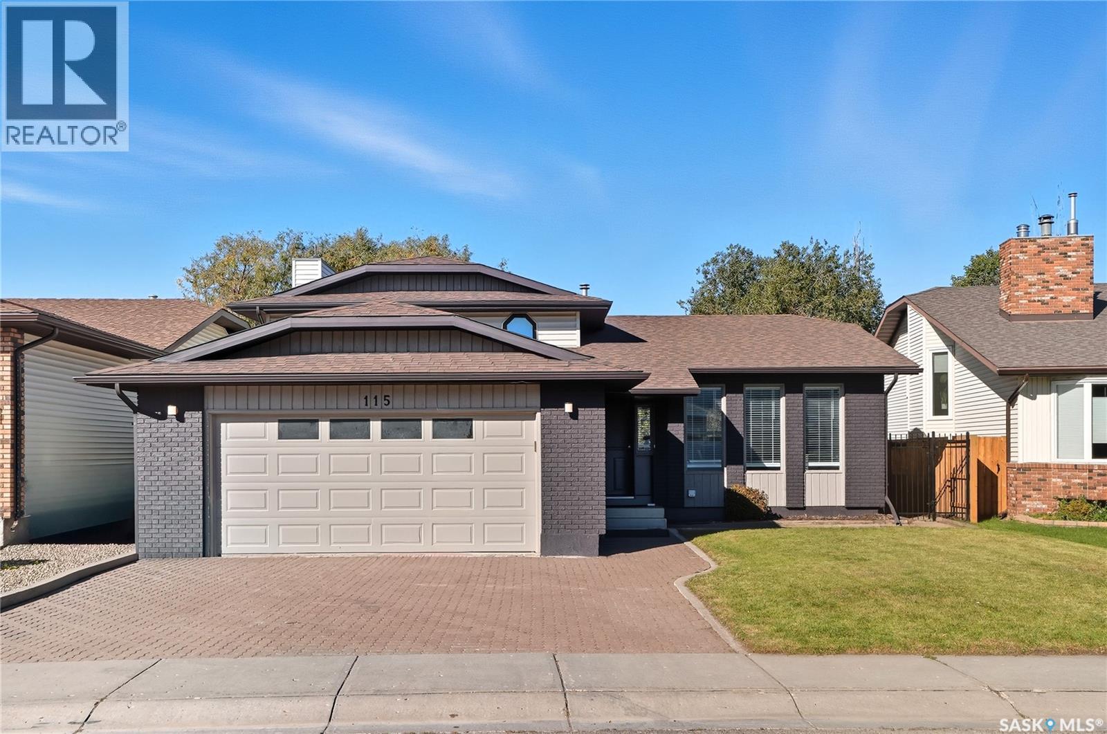 115 Smoothstone Cres, Saskatoon, SK S7J 4T1