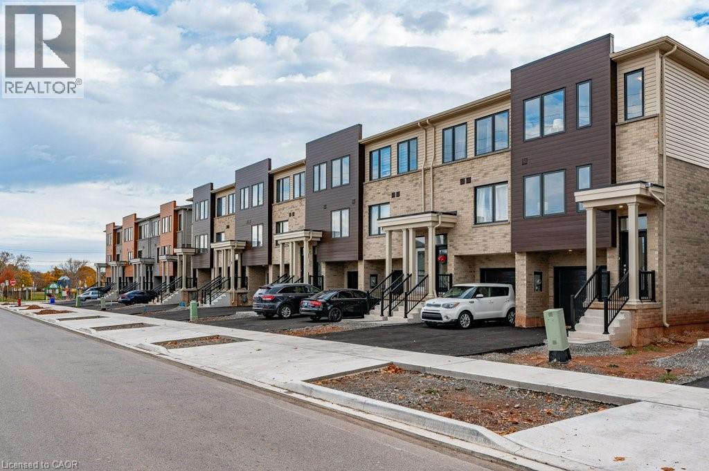 11 Bingham Rd #a, Hamilton, ON L8H 0B5