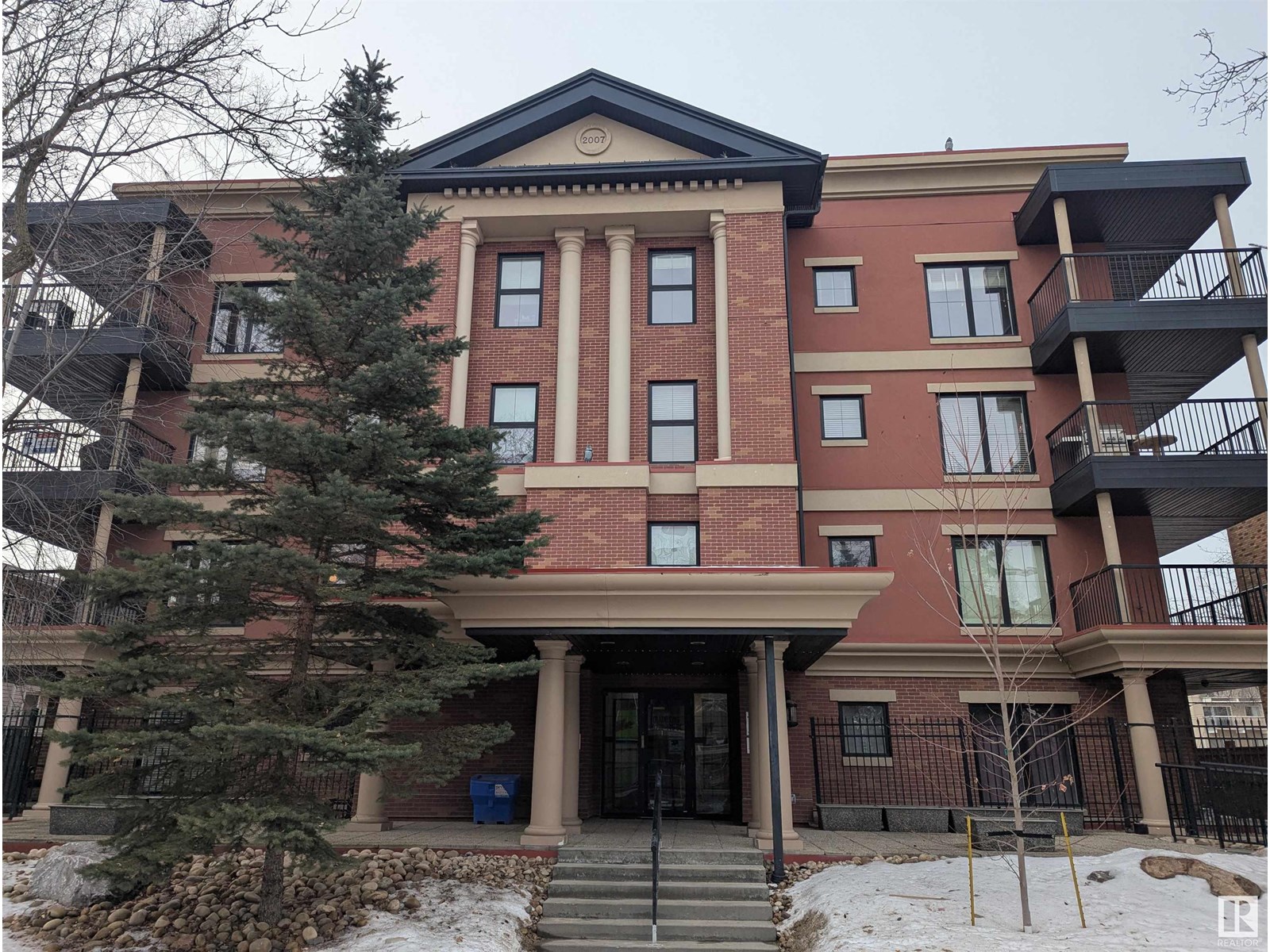 10232 115 Street Northwest #203, Edmonton, AB T5K 1T8