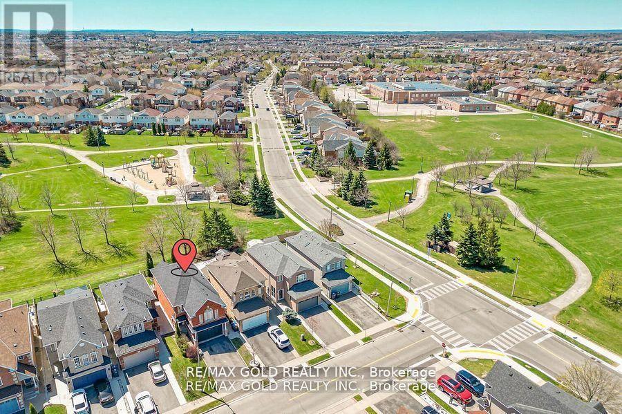 8 Willow Park Dr, Brampton, ON L6R 2M9