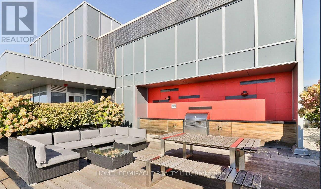 708 58 Orchard View Blvd, Toronto, ON M4R 0A2