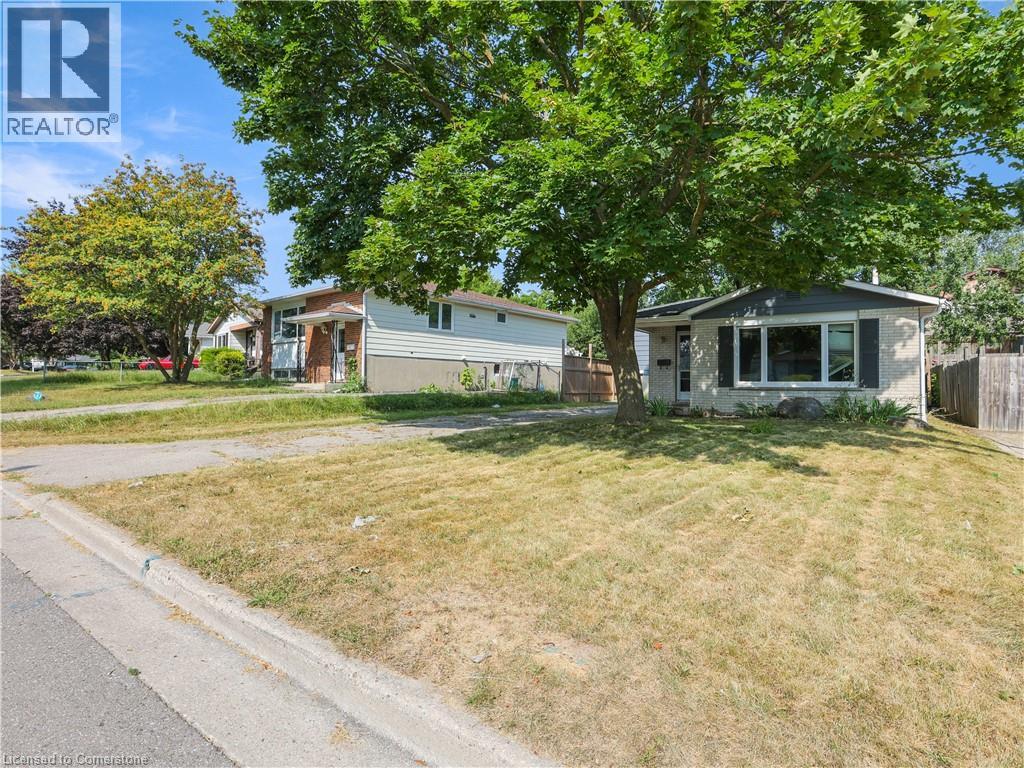 169 Pinedale Dr, Kitchener, ON N2E 1K2