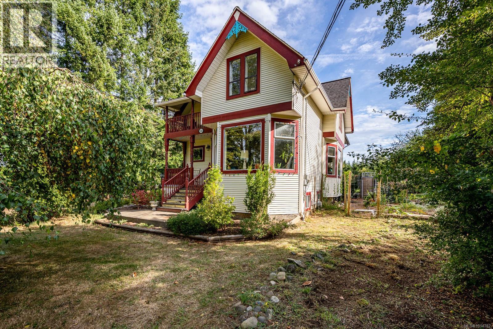 5068 Island Hwy N, Courtenay, BC V9J 1L4
