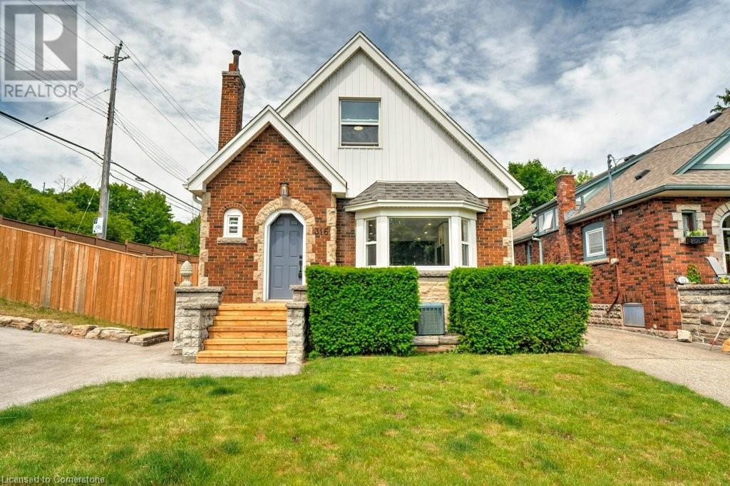 316 Houghton Ave S, Hamilton, ON L8K 2N3