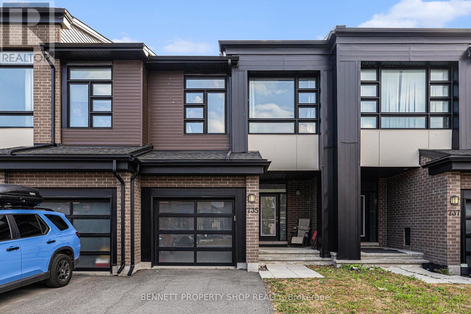 735 Twist Way, Ottawa, ON K2V 0M9
