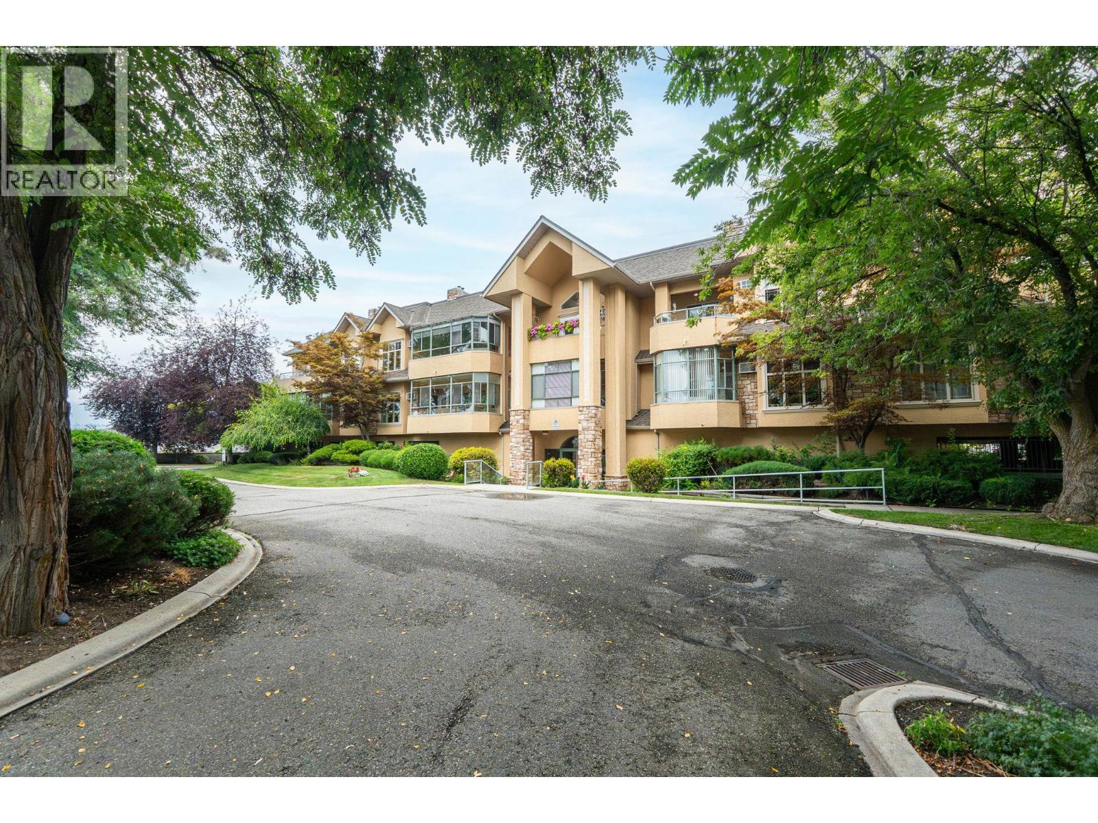 1152 Lanfranco Road Unit 201, Kelowna, BC V1W 3W5