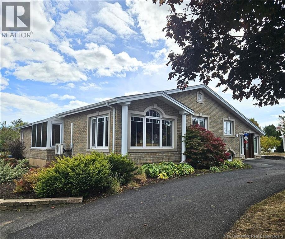 4072 Rue Principale, Tracadie-Sheila, NB E1X 1B7