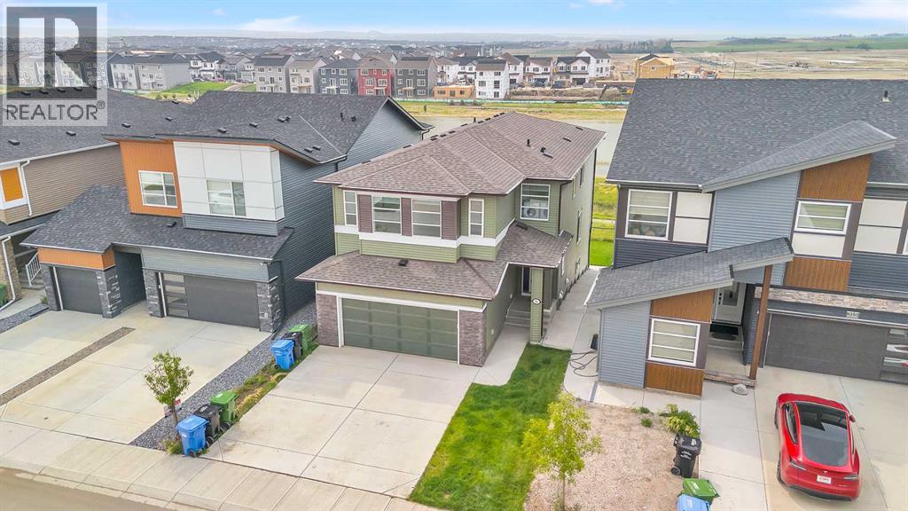311 Lucas Way NW, Calgary, AB T3P 0R5