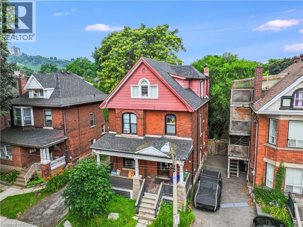 28 Eastbourne Ave, Hamilton, ON L8M 2M7