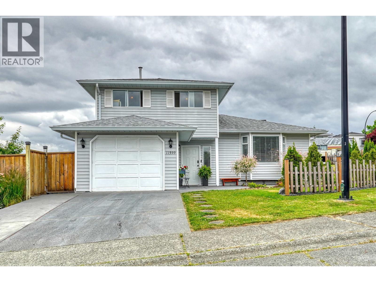11399 Harrison St, Maple Ridge, BC V2X 9L2