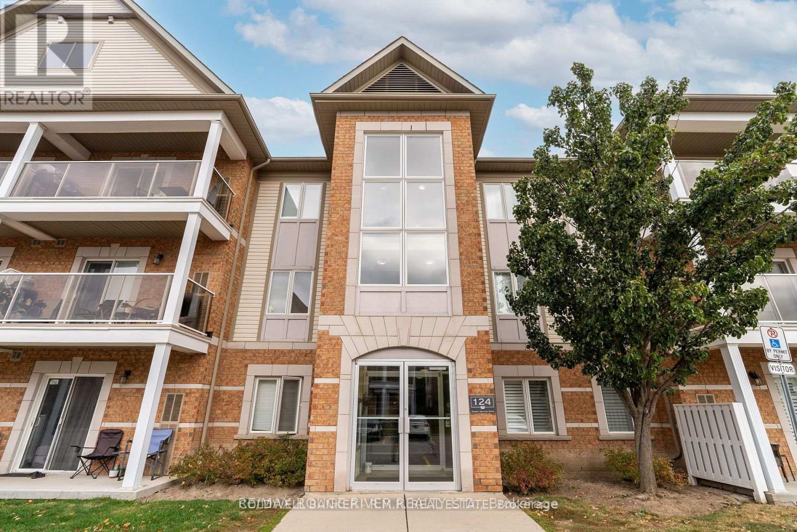310 124 Aspen Springs Dr, Clarington Bowmanville, ON L1C 0G8