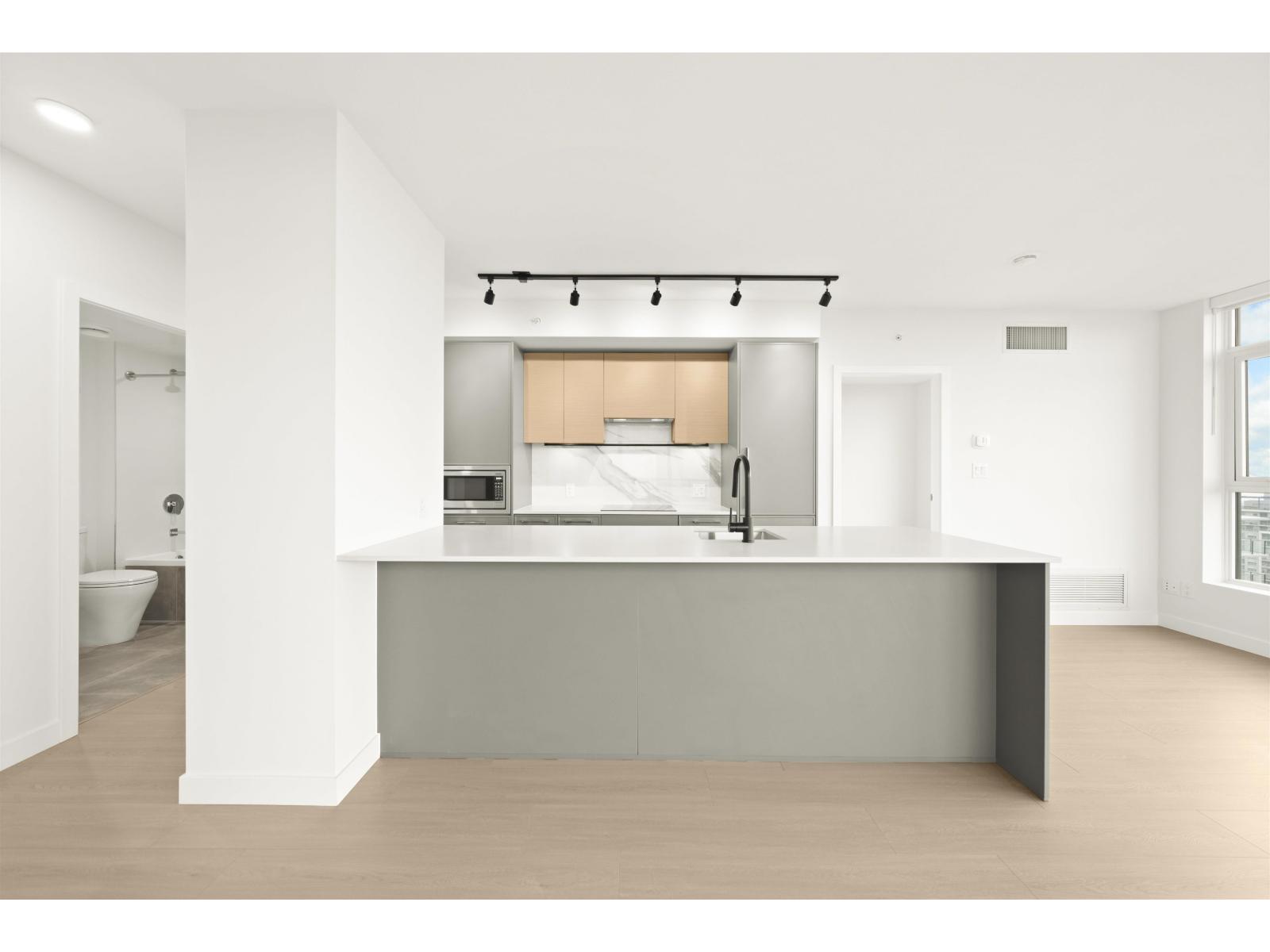 13745 George Junction Unit 4106, Surrey, BC V3T 4Y3