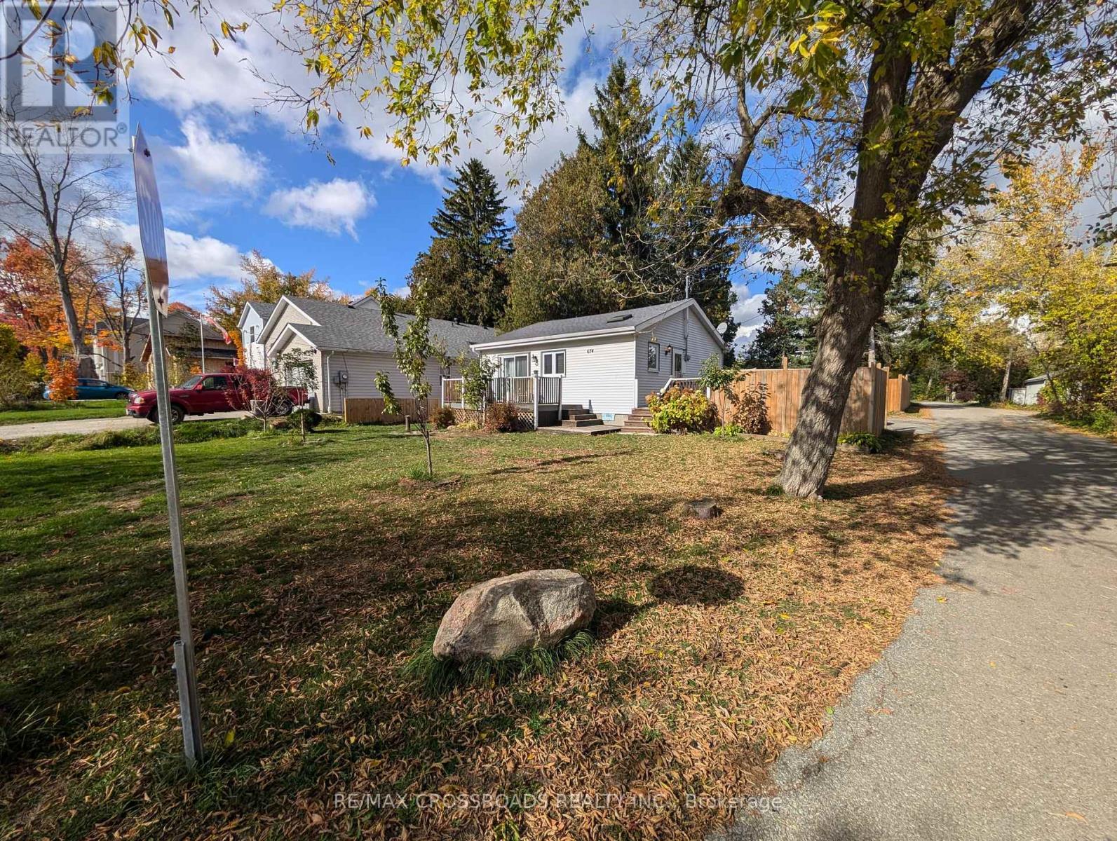 674 Chestnut St, Innisfil, ON L9S 2H7
