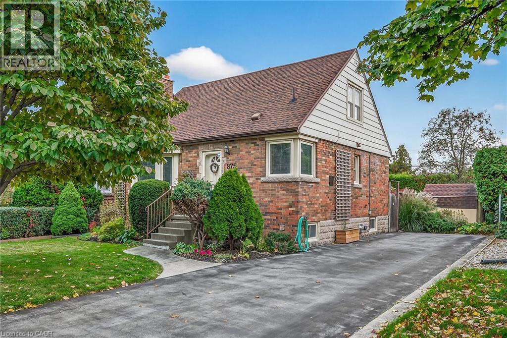 875 Garth St, Hamilton, ON L9C 4L1