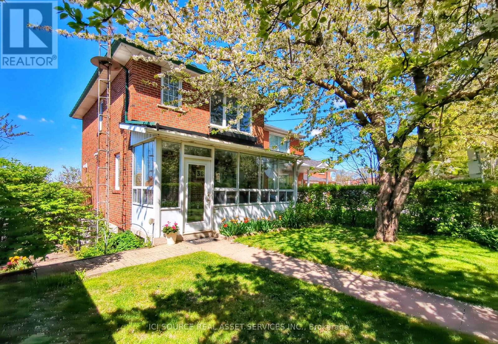 362 Silverthorn Ave, Toronto Keelesdale-eglinton West, ON M6M 3G8