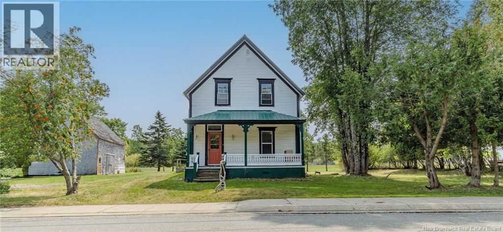32 Dutch Point Rd, Hampton, NB E5N 5Y8