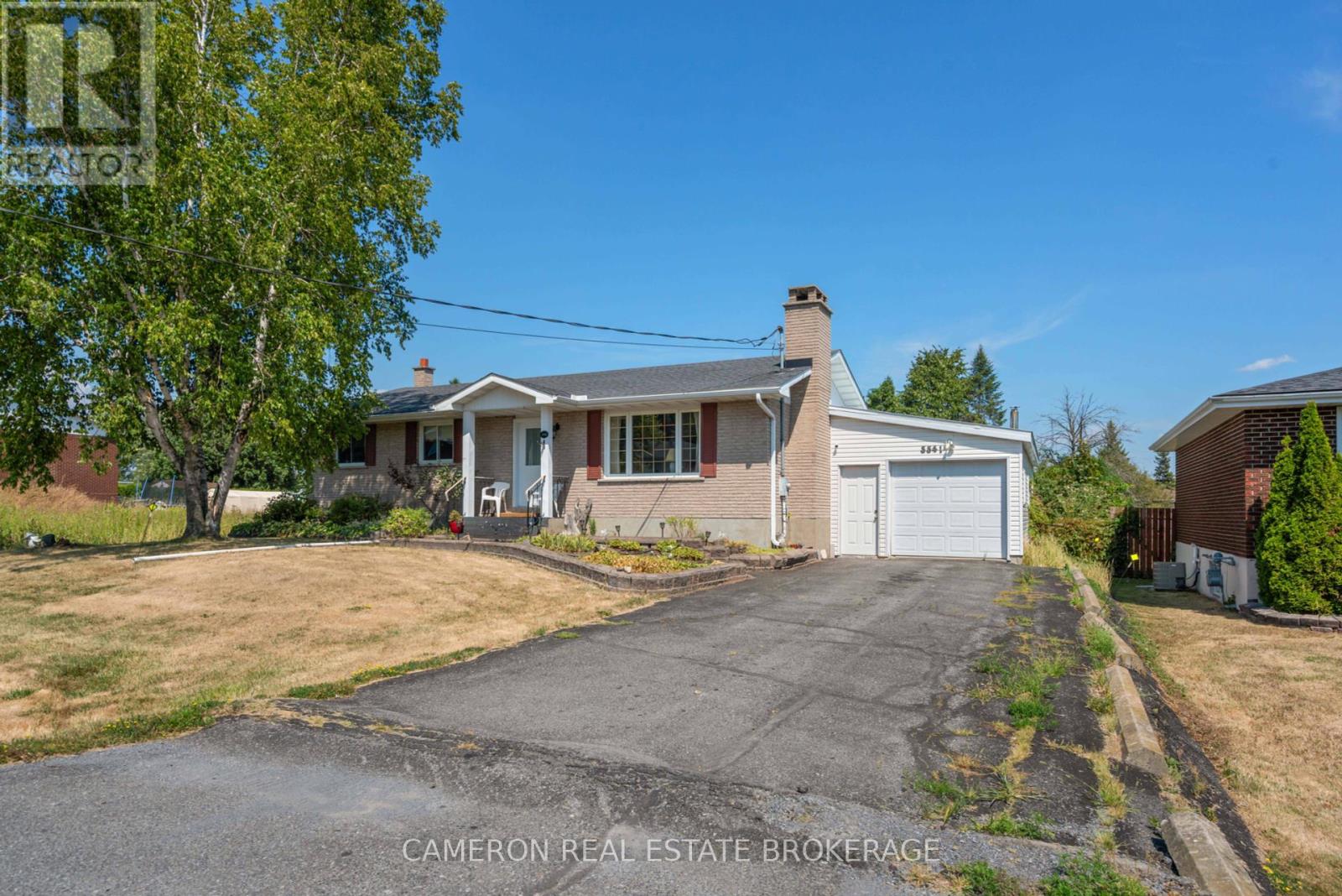 3341 Bruce St, South Stormont, ON K6K 1M7