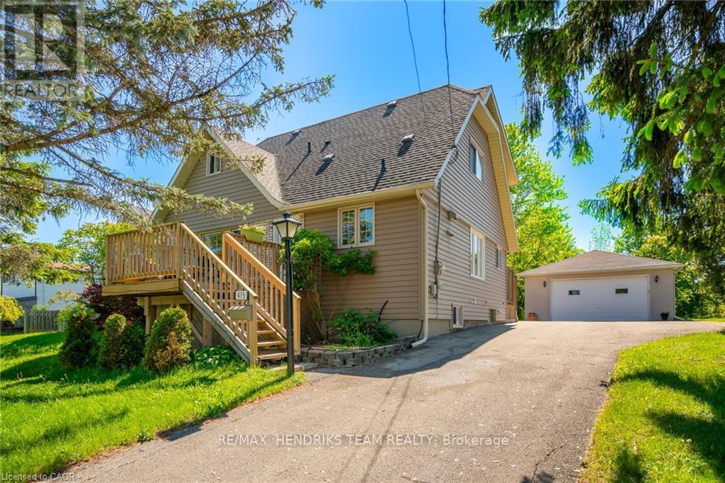 415 Riverside Dr, Welland, ON L3C 5E8