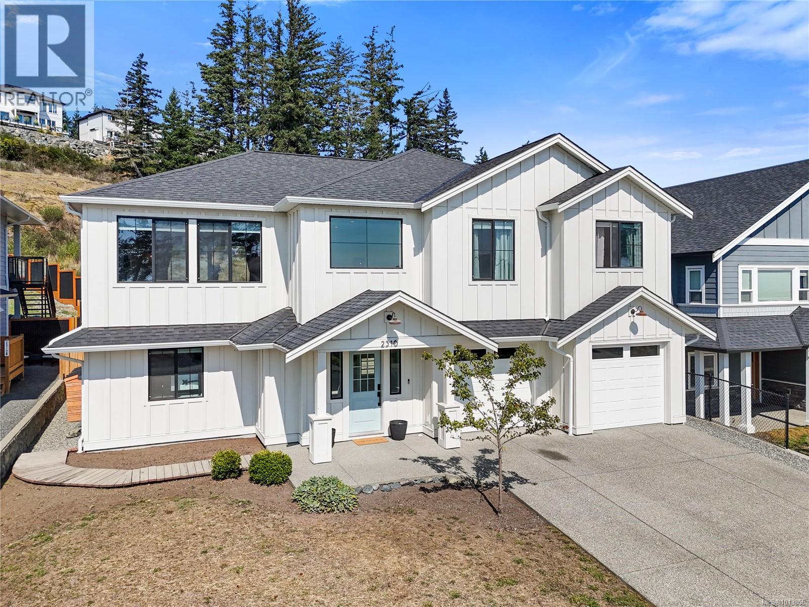 2316 Mountain Heights Dr, Sooke, BC V9Z 1M4