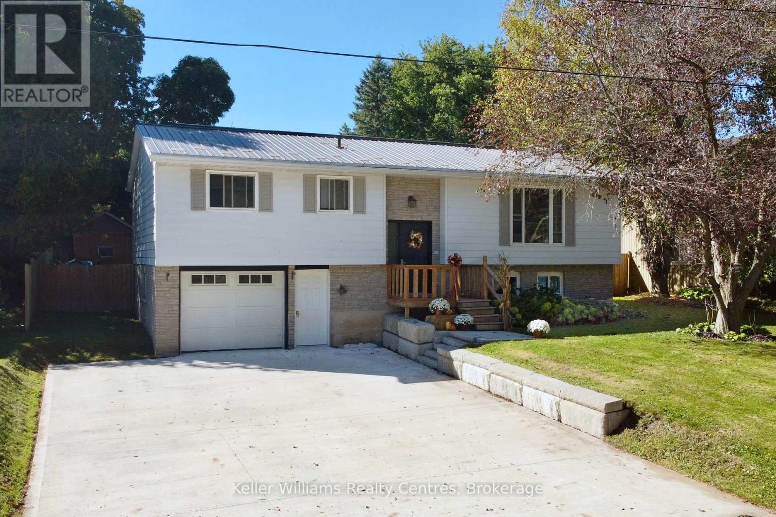 9 Union St N, Brockton, ON N0G 2V0