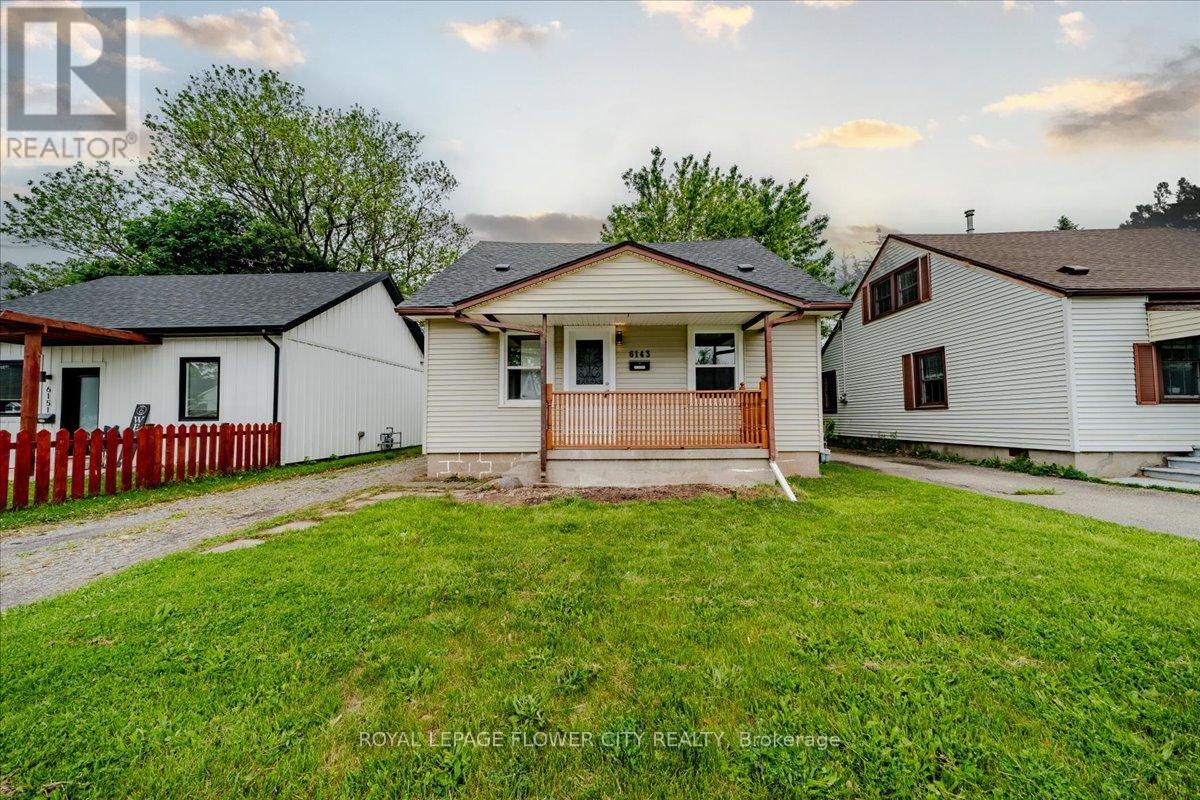 6143 Churchill St, Niagara Falls, ON L2G 2X2