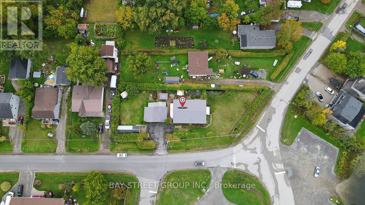 381 Walter Dr, Georgina, ON L4P 3A8