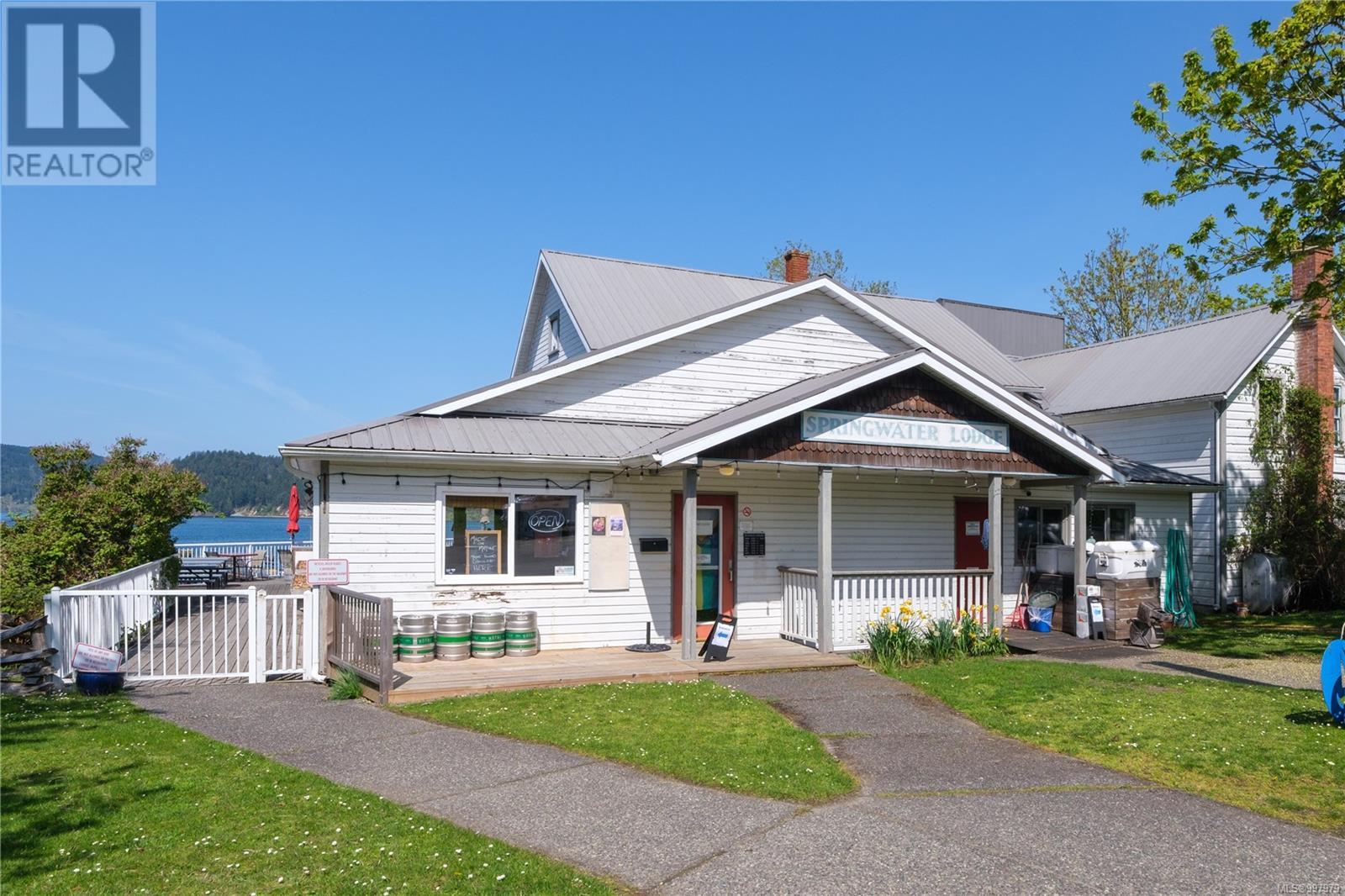 400 Fernhill Rd, Mayne Island, BC V0N 2J0