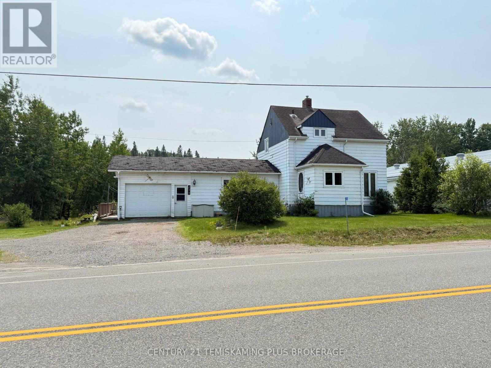 233 Moyneur Ave, Matachewan, ON P0K 1M0
