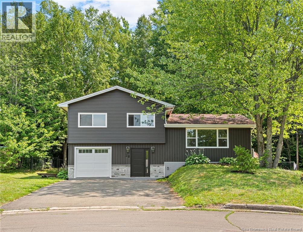 28 Jarvis Ct, Moncton, NB E1A 5J4