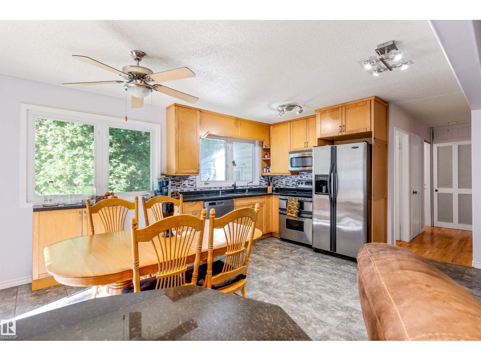 1700 Lakeside Dr, Spring Lake, AB T7Z 2V7