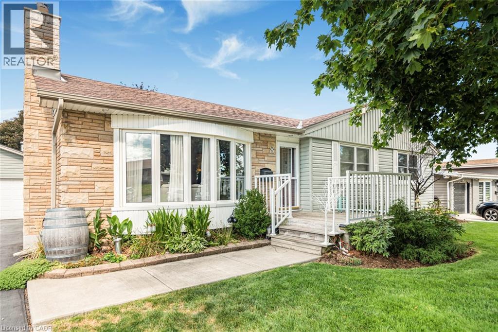 8 Craig Blvd, Grimsby, ON L3M 4C1
