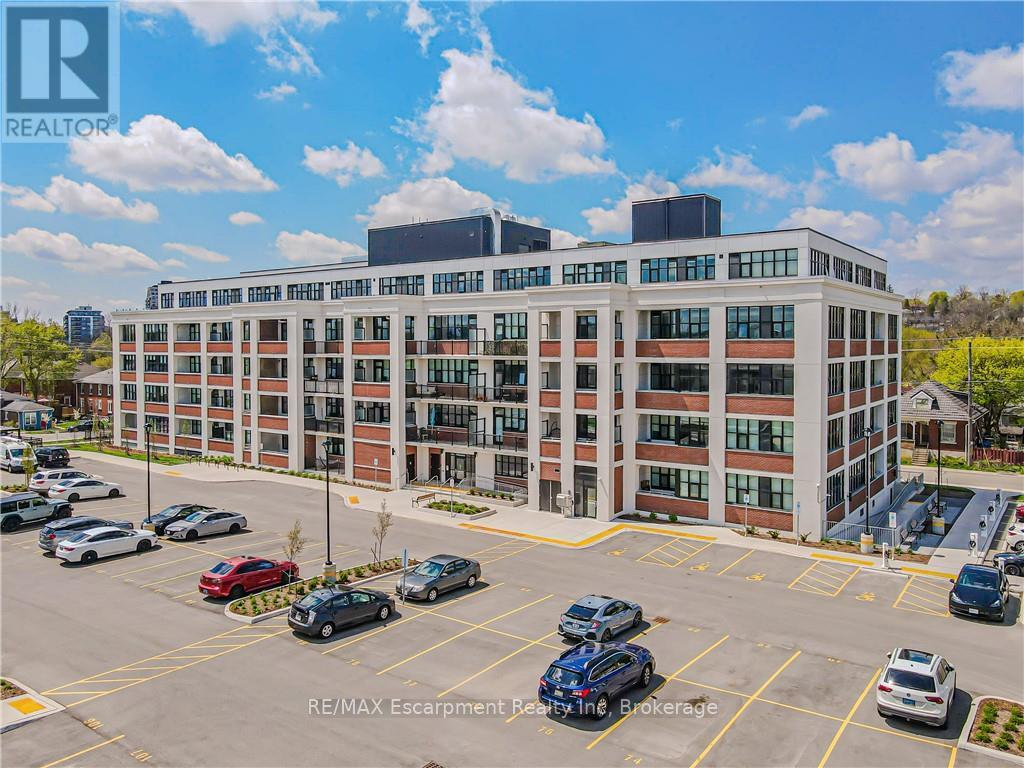 528 120 Huron St, Guelph St. Patrick's Ward, ON N1E 0T8
