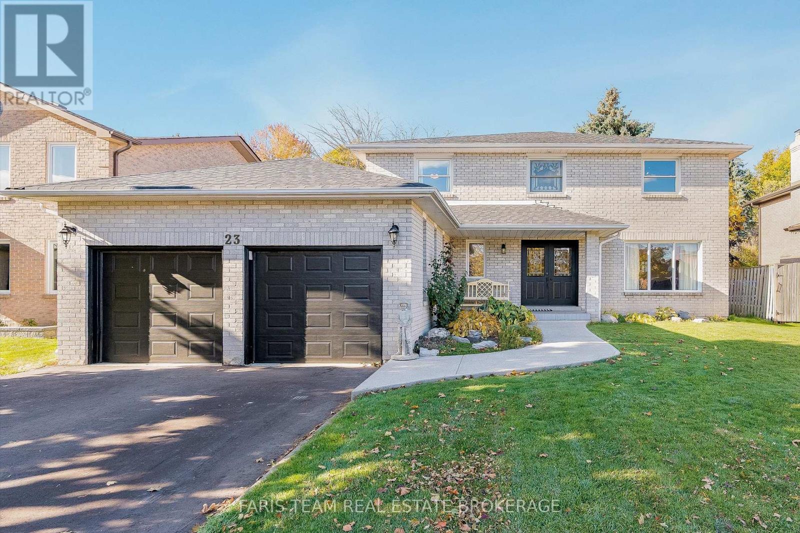 23 Royal Ct, Bradford West Gwillimbury, ON L3Z 2P5