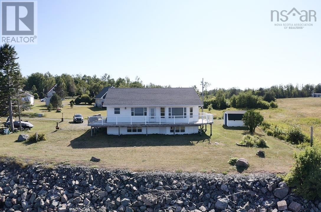 13 Sunrise Blvd, Pugwash, NS B0K 1L0